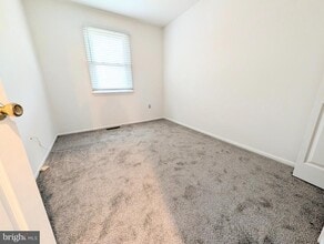 Building Photo - 321 Charred Oak Ct