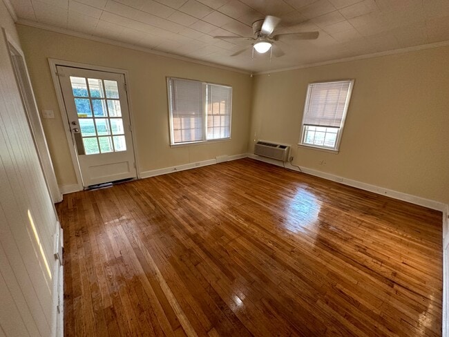 Building Photo - 405 E Bodenhamer St