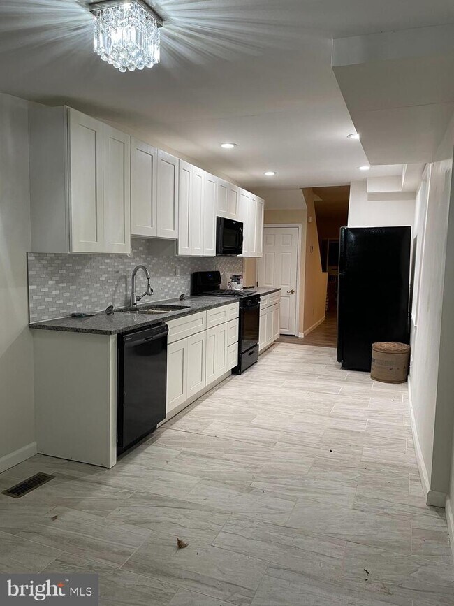 Foto del edificio - 1533 N Lawrence St