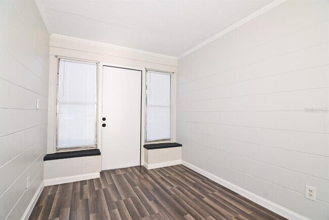 Foto del edificio - 2520 E Jefferson St