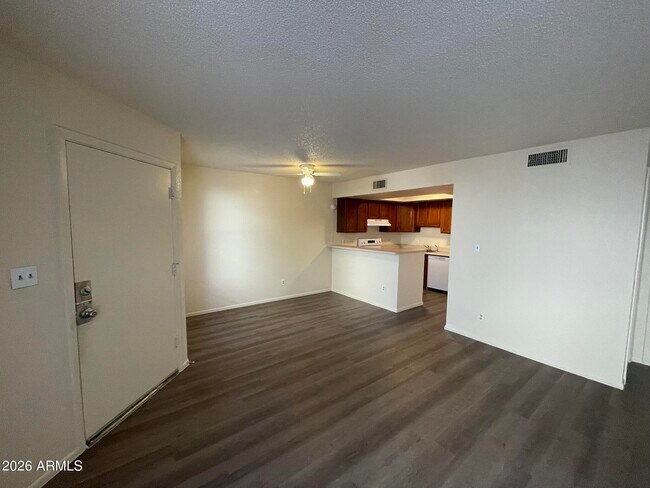 Foto del edificio - 2040 S Longmore