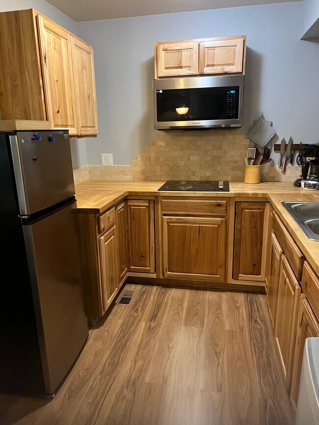 Foto del edificio - 1345 E Brant Cir