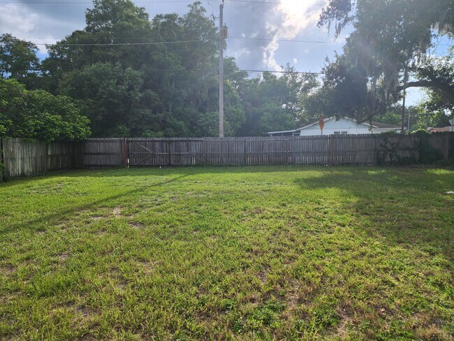 Building Photo - 14532 Knoll Ridge Dr