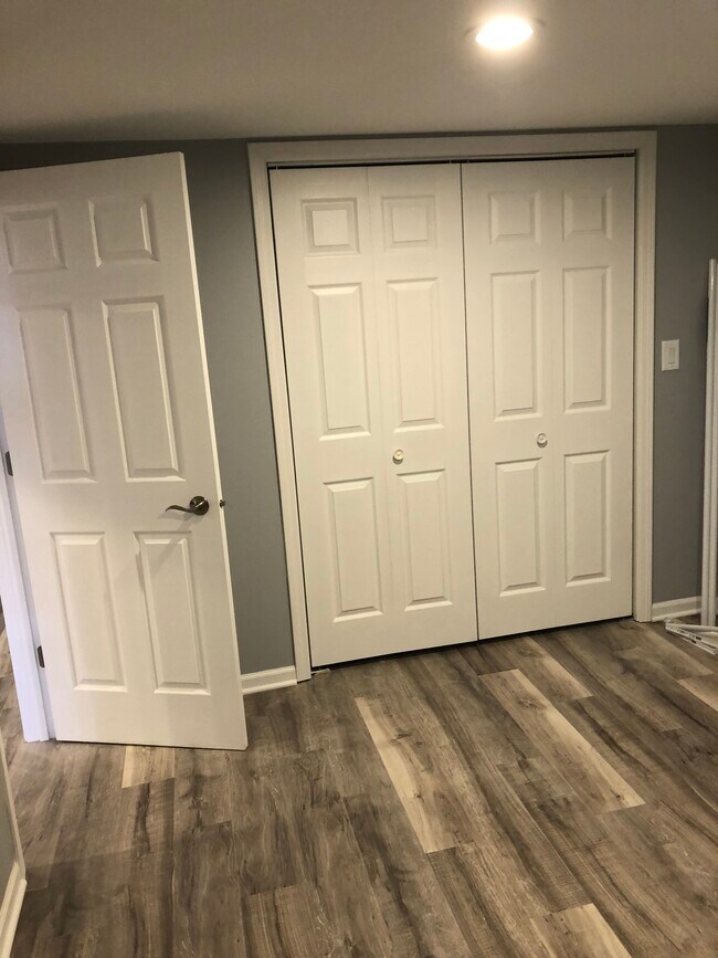 Bedroom with large closet - 3532 N Oriole Ave