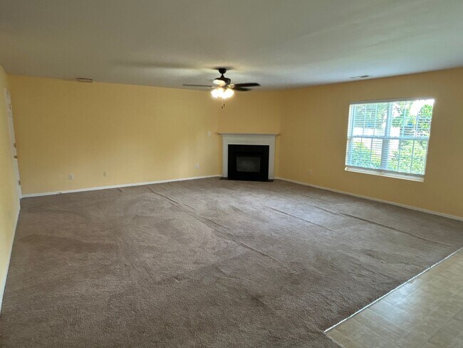 Foto del edificio - Spacious 3 Bed | 2.5 Bath House in Raleigh