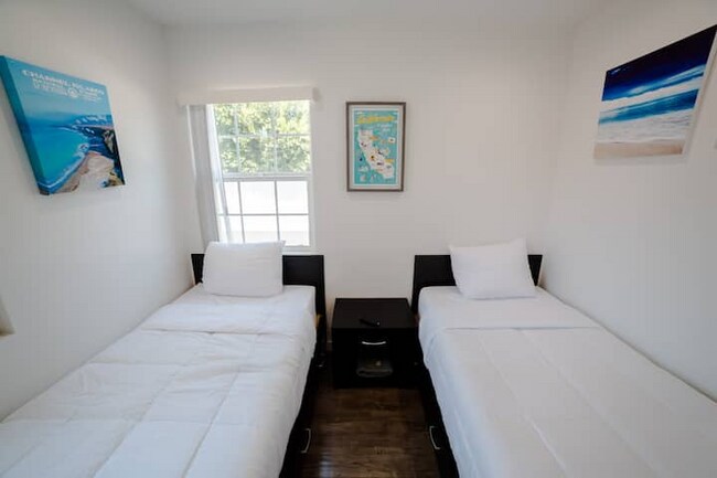 Foto del edificio - 14836 Archwood St