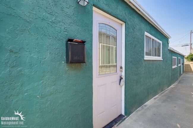 Building Photo - Newly Updated 2Bdm 1Ba Home in San Diego!