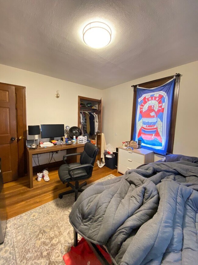 Foto del edificio - 9/1 Rare 6 bed on the edge of BU West Campus/Packard's Corner!