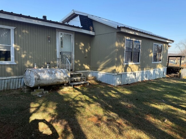 Building Photo - 662 Shippensburg Rd