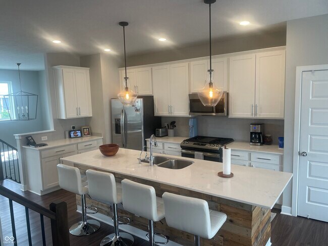 Building Photo - 3541 Buckner Dr