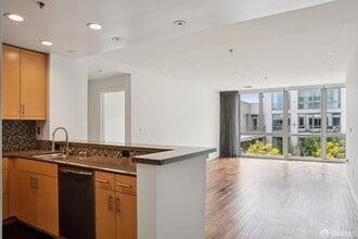 Building Photo - 255 Berry St