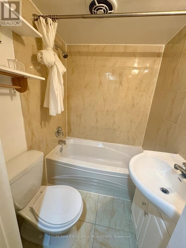 Photo du bâtiment - 1312 Daimler Rd