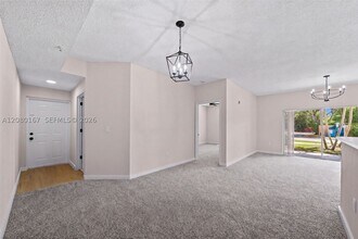 Building Photo - 6992 SW 39th St