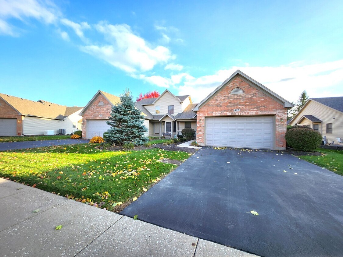 Primary Photo - 627 Hampshire Dr