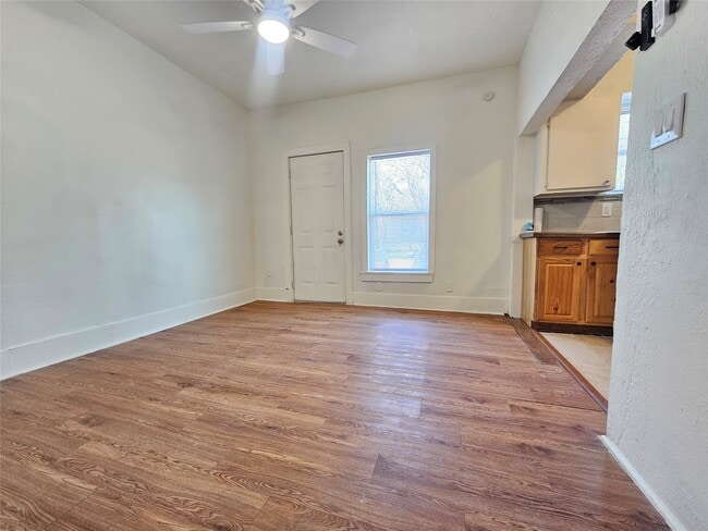 Foto del edificio - 7501 Hillsboro St