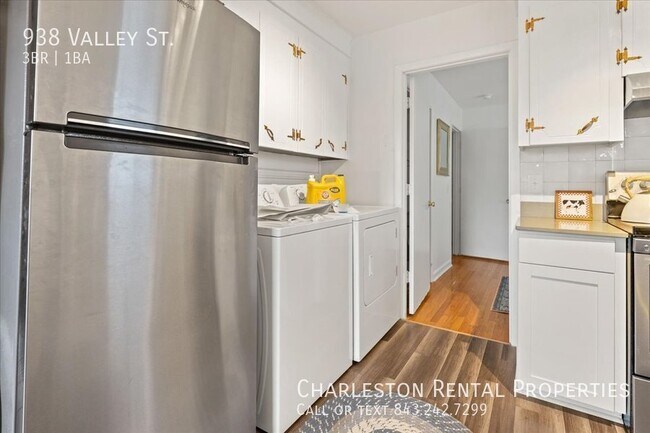 Building Photo - 938 Valley St