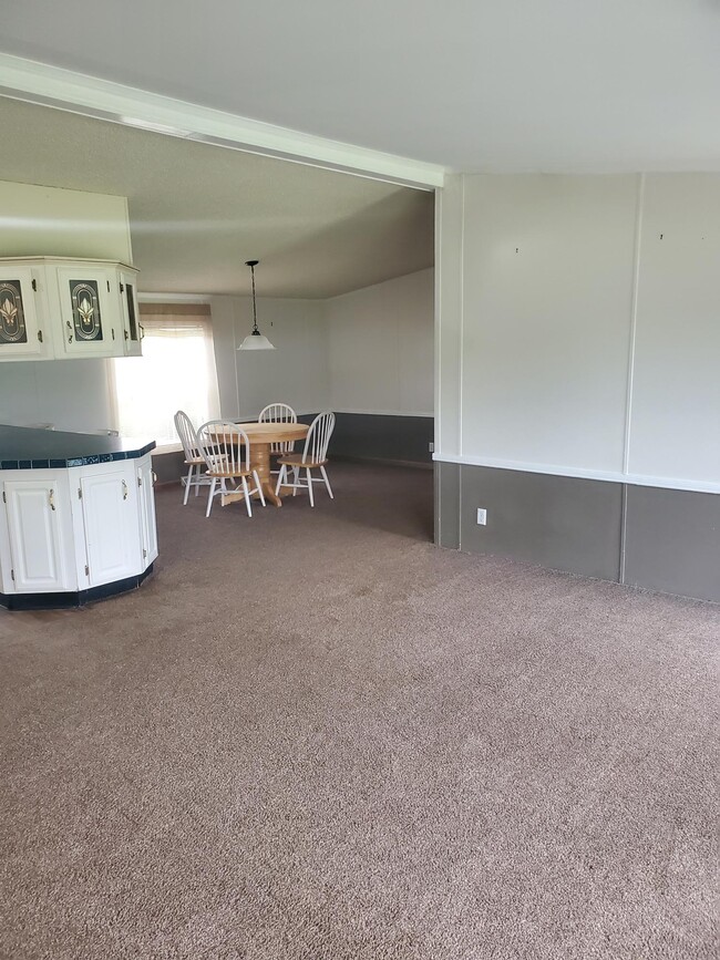 Dining - 120 Twin Oaks Farm Ln