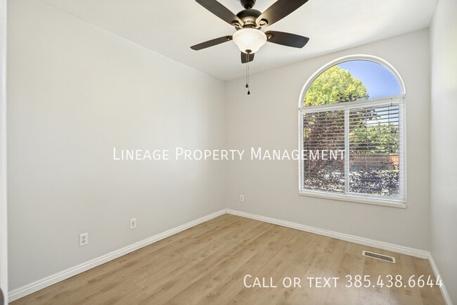 Foto del edificio - 13863 Kessler Peak Dr