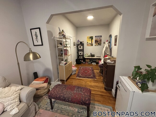 Building Photo - 114 Willow St