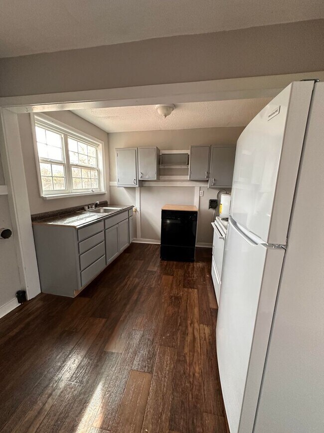 Foto del edificio - 2-Bedroom 1-bath house Great Location