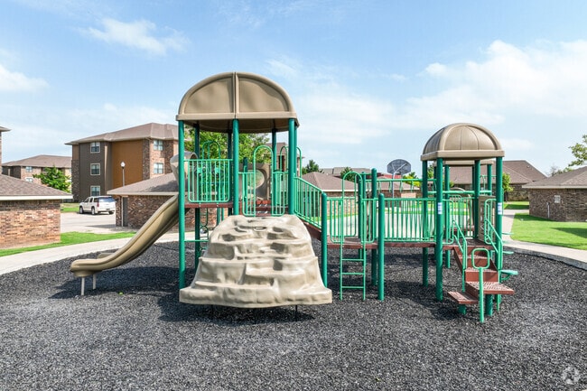 Patio de juegos - Anatole On MacArthur