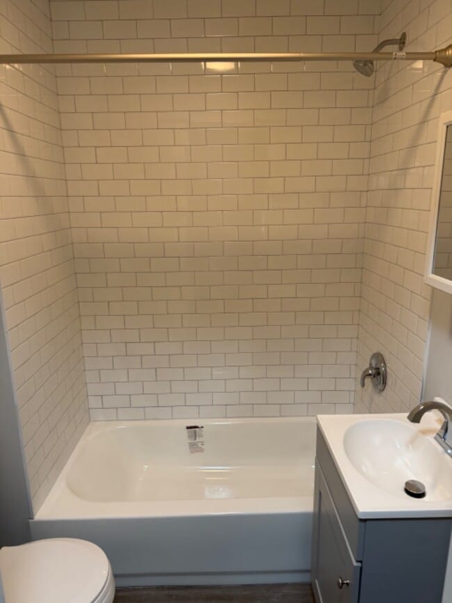 Photo - 13 Earl St House