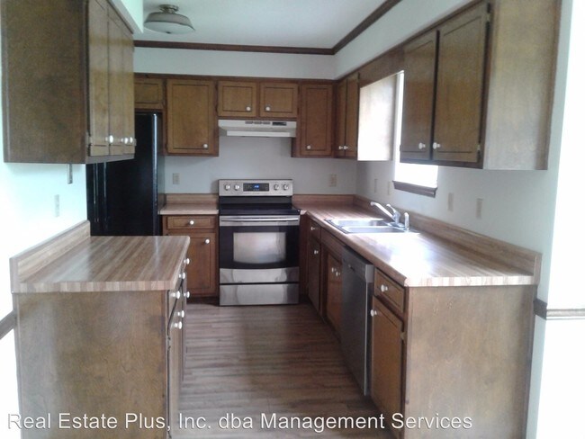 Building Photo - 3 br, 2.5 bath House - 109 Foxhall St.