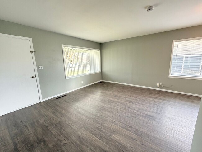 Foto del edificio - 1255 Montana St