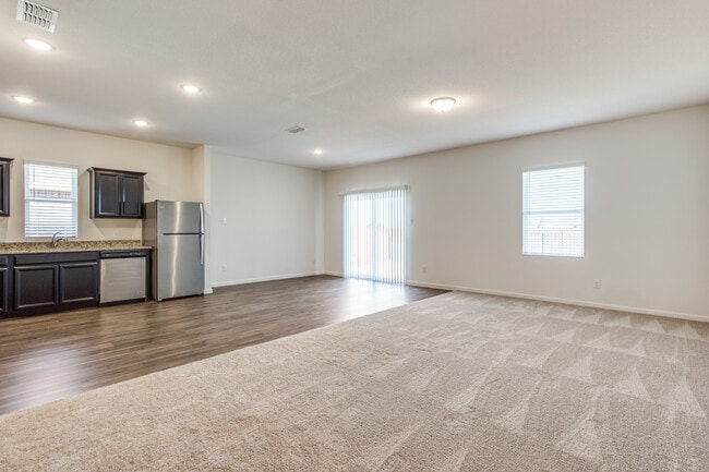 Building Photo - 1819 Wolf Run