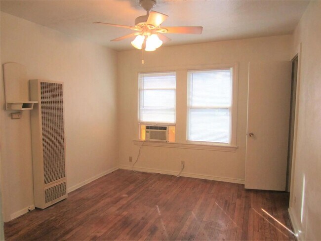 Building Photo - 1227 Peak St
