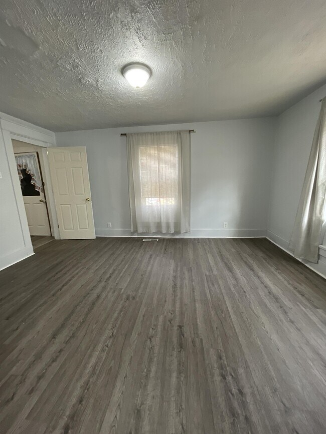 1000 W Wabash Ave, Crawfordsville, IN 47933 Townhome Rentals in