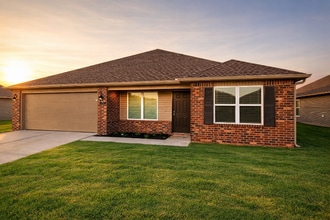 Building Photo - 2606 S Silver St