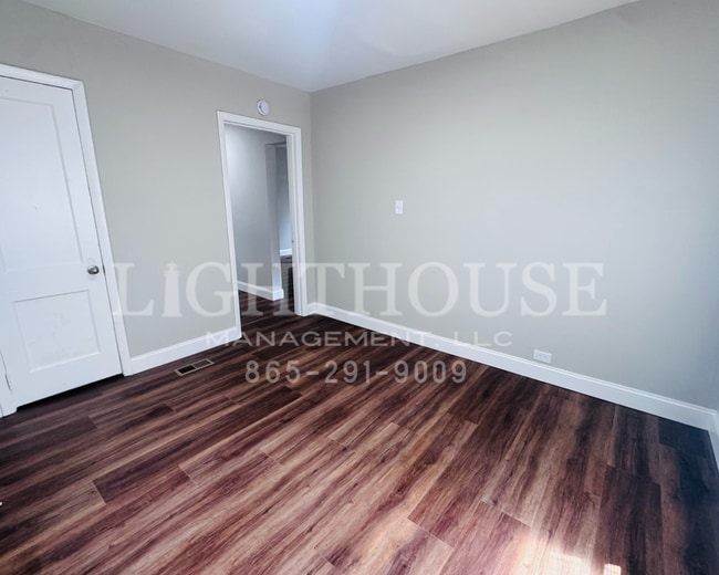 Building Photo - 627 Avenue A
