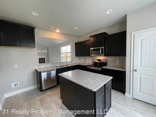 Foto del edificio - 3 br, 2 bath House - 707 Dripping Springs