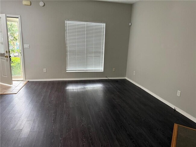 Foto del edificio - 805 Wedgewood Way