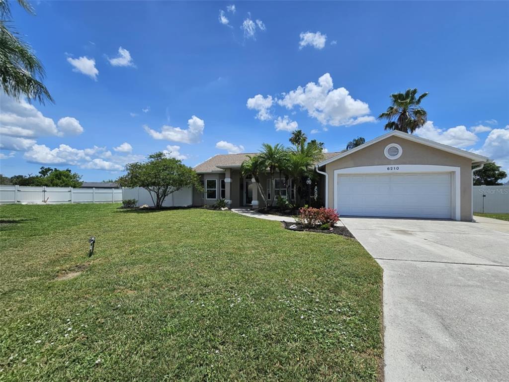 Foto principal - 6210 62nd Terrace E