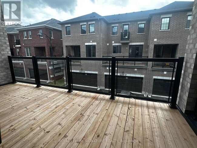 Building Photo - 1259 Lily Cres