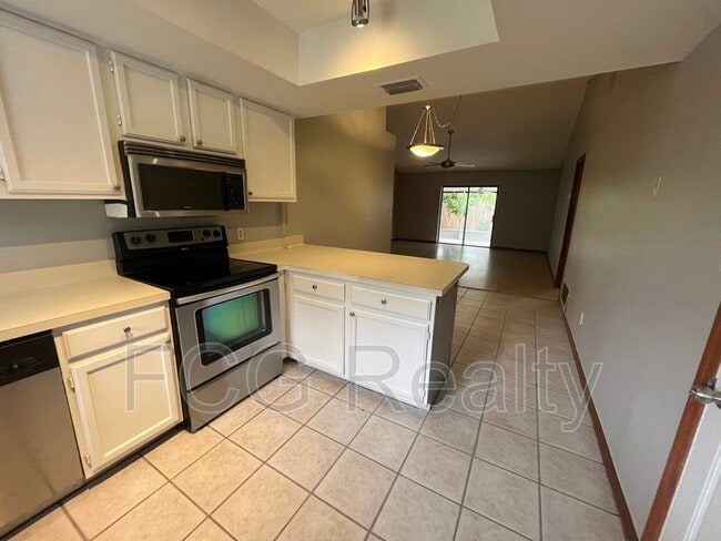 Building Photo - 3701 Martin St
