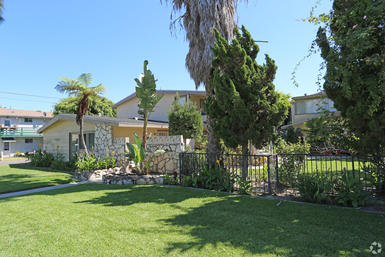 Building Photo - Alwood Garden
