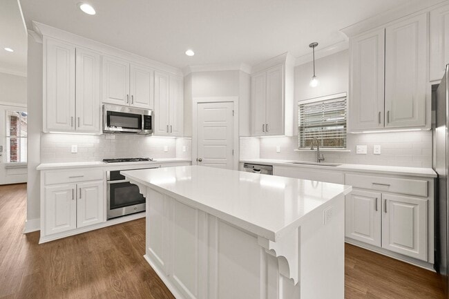 Building Photo - 545 Silverbill Ln