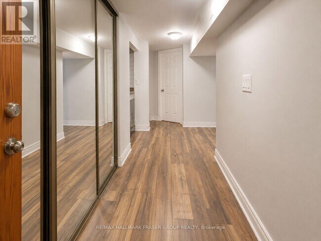 Photo du bâtiment - 373 Strathmore Blvd