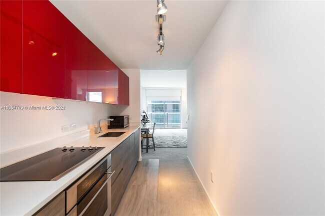 Building Photo - 1100 S Miami Ave