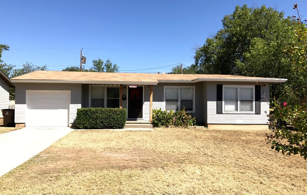 Primary Photo - 2616 W Beauregard Ave