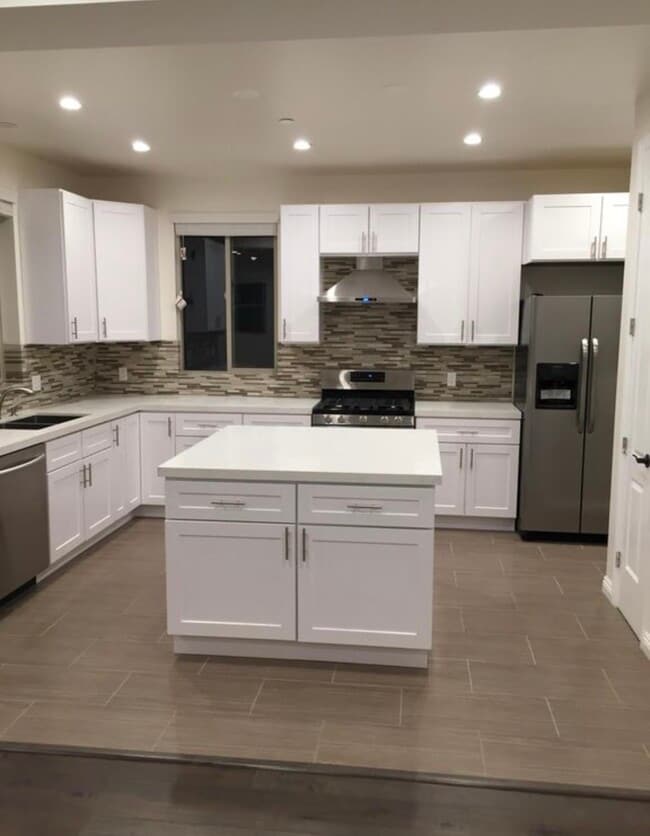 Building Photo - 541 Indiana St