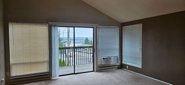 Building Photo - Bacolas Duplex 1