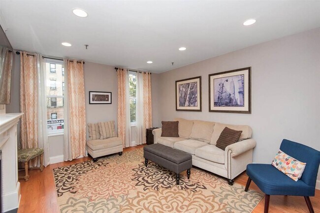 Foto del edificio - 1222 Washington St