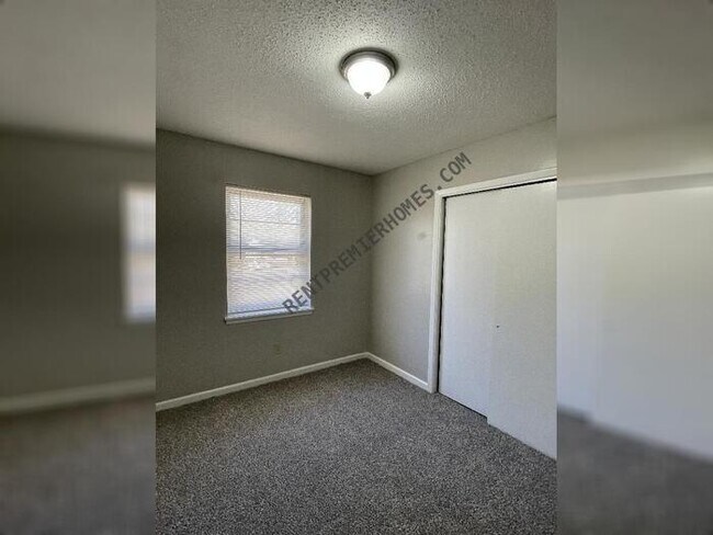 Foto del edificio - 7101 Morgan Dr