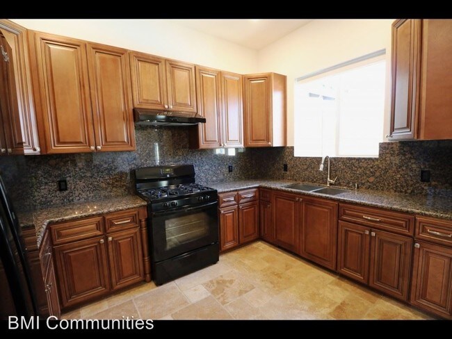 Foto del edificio - 606 S Riverside Ave