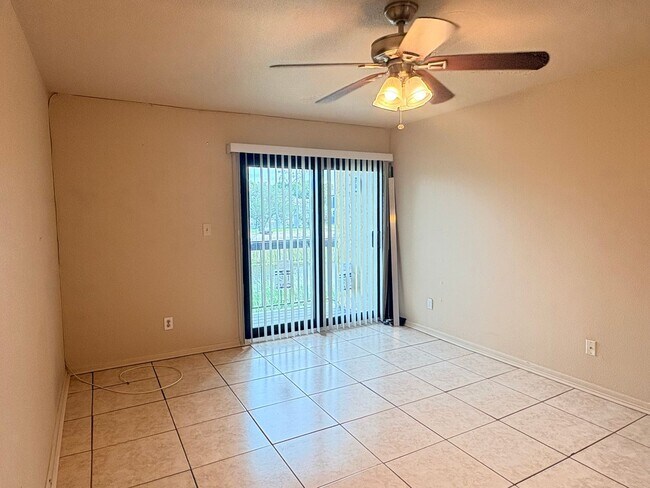 Foto del edificio - 2937 Winkler Ave