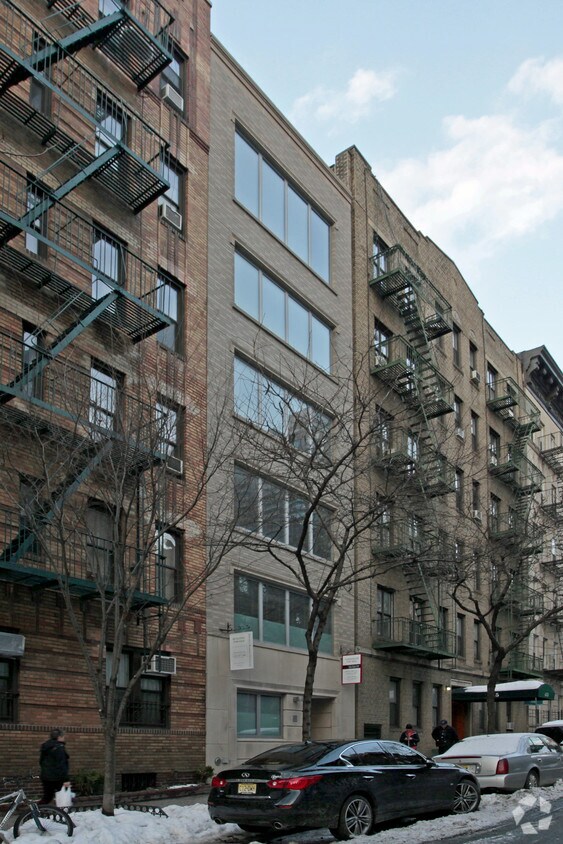 Building Photo - 459 W 44th St